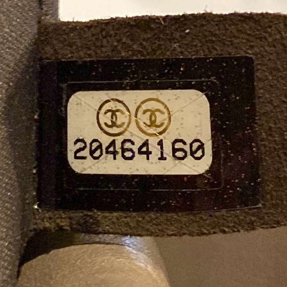 RARE - Authentic CHANEL - Limited Edition - Quilted Lambskin GST /500 - Picture 6 of 16